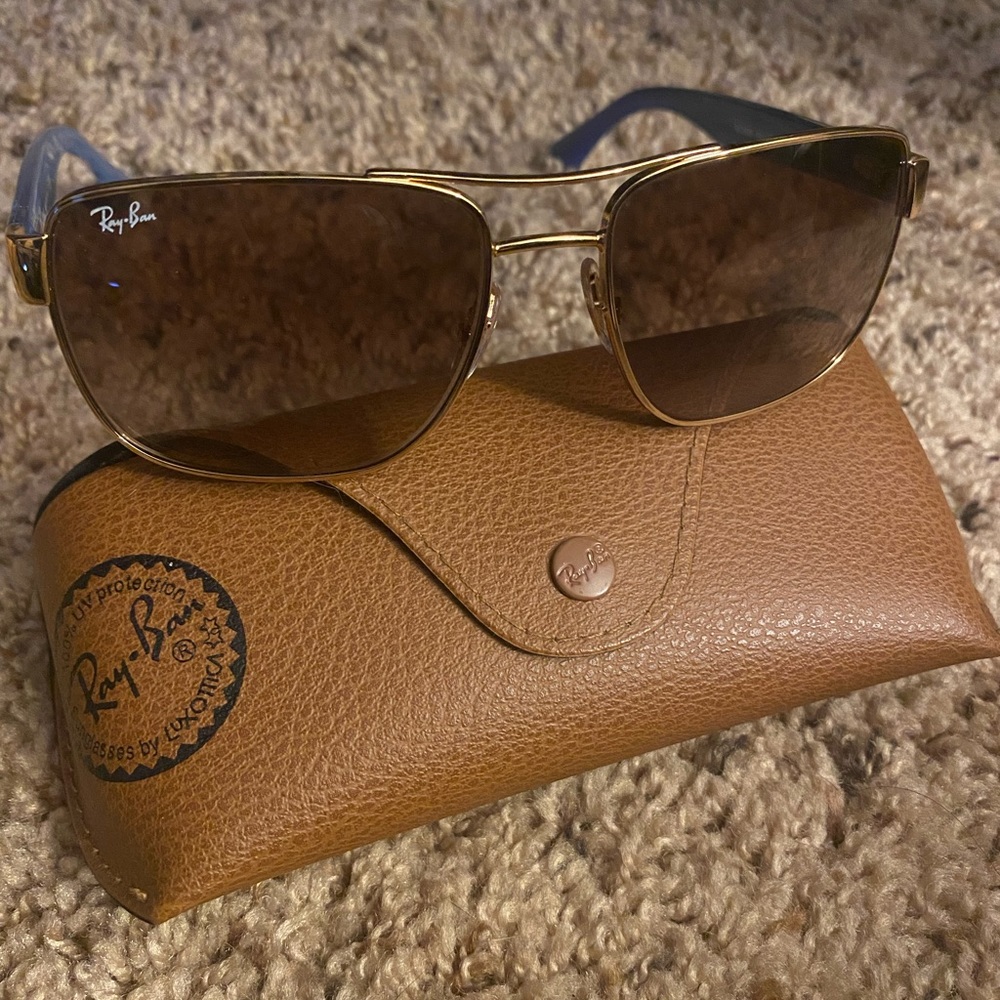 Ray-bans: MODEL CODE RB3530